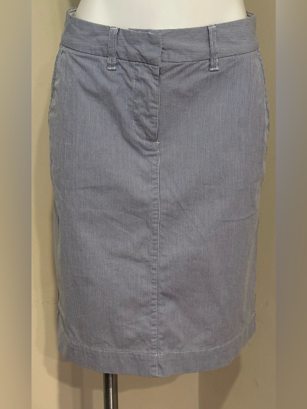 L.L. BEAN Nautical White-Blue Pinstripe Midi Skirt Zip & Pin Closure Sz 6